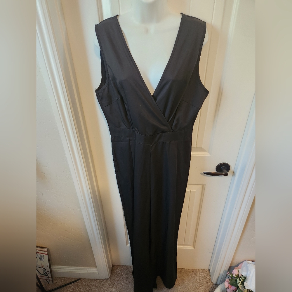 Gorman Black Vneck Faux Wrap Front Jumpsuit Size M | Like New
